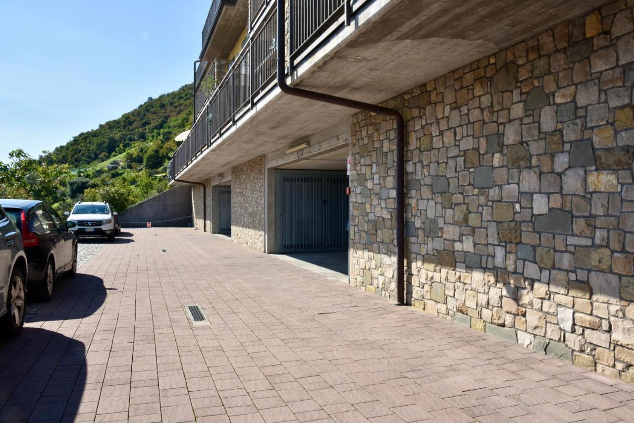 Italian Vacation Homes - La Petite Maison Du Lac Tavernola Bergamasca Exterior foto
